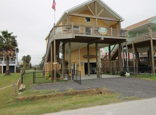 957 Beaumont Dr, Crystal Beach, TX 77650