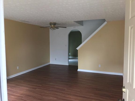 2nd image of 6642 Largo Ln