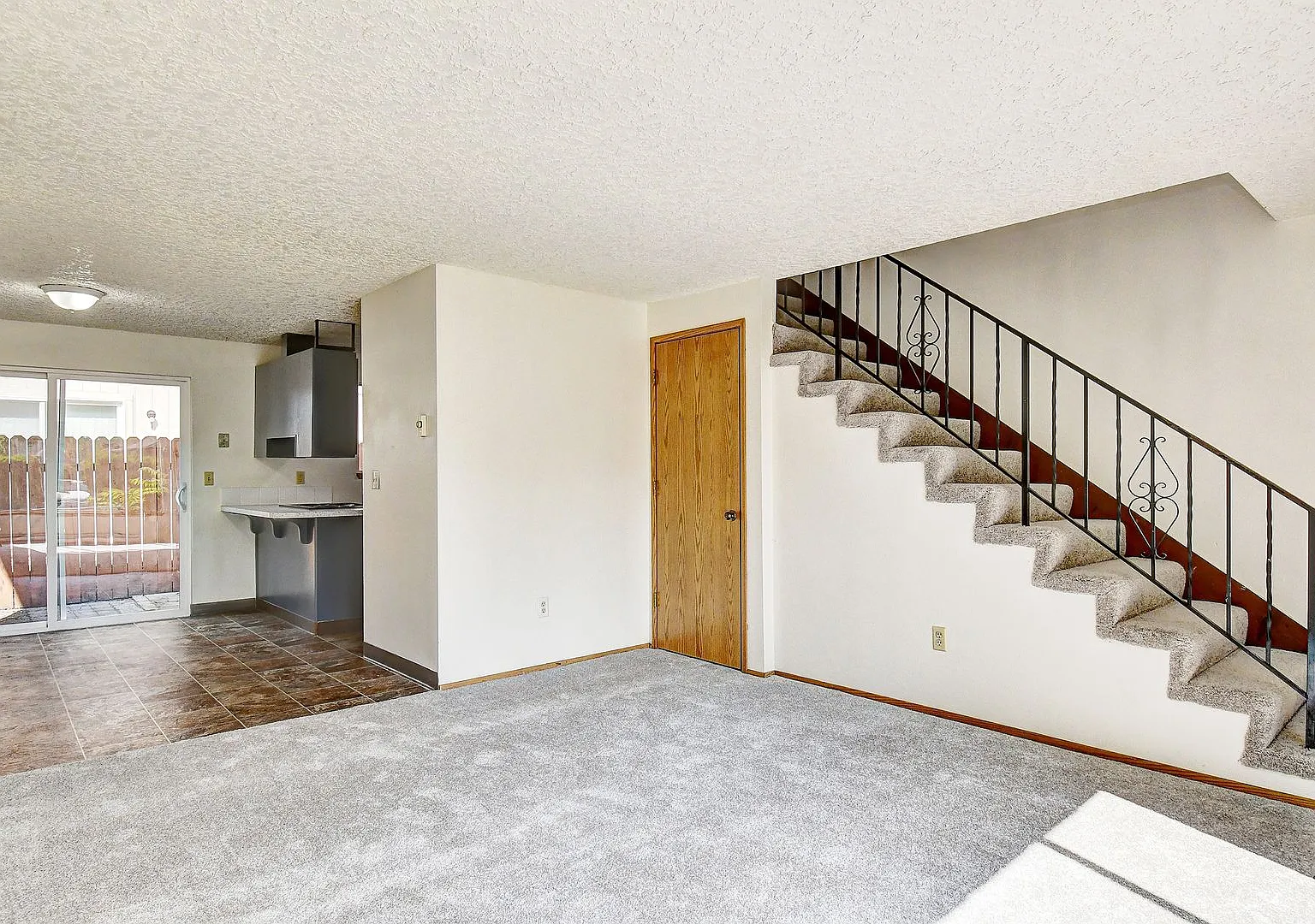 spr03 - 2415 E 30th St — Photo 4
