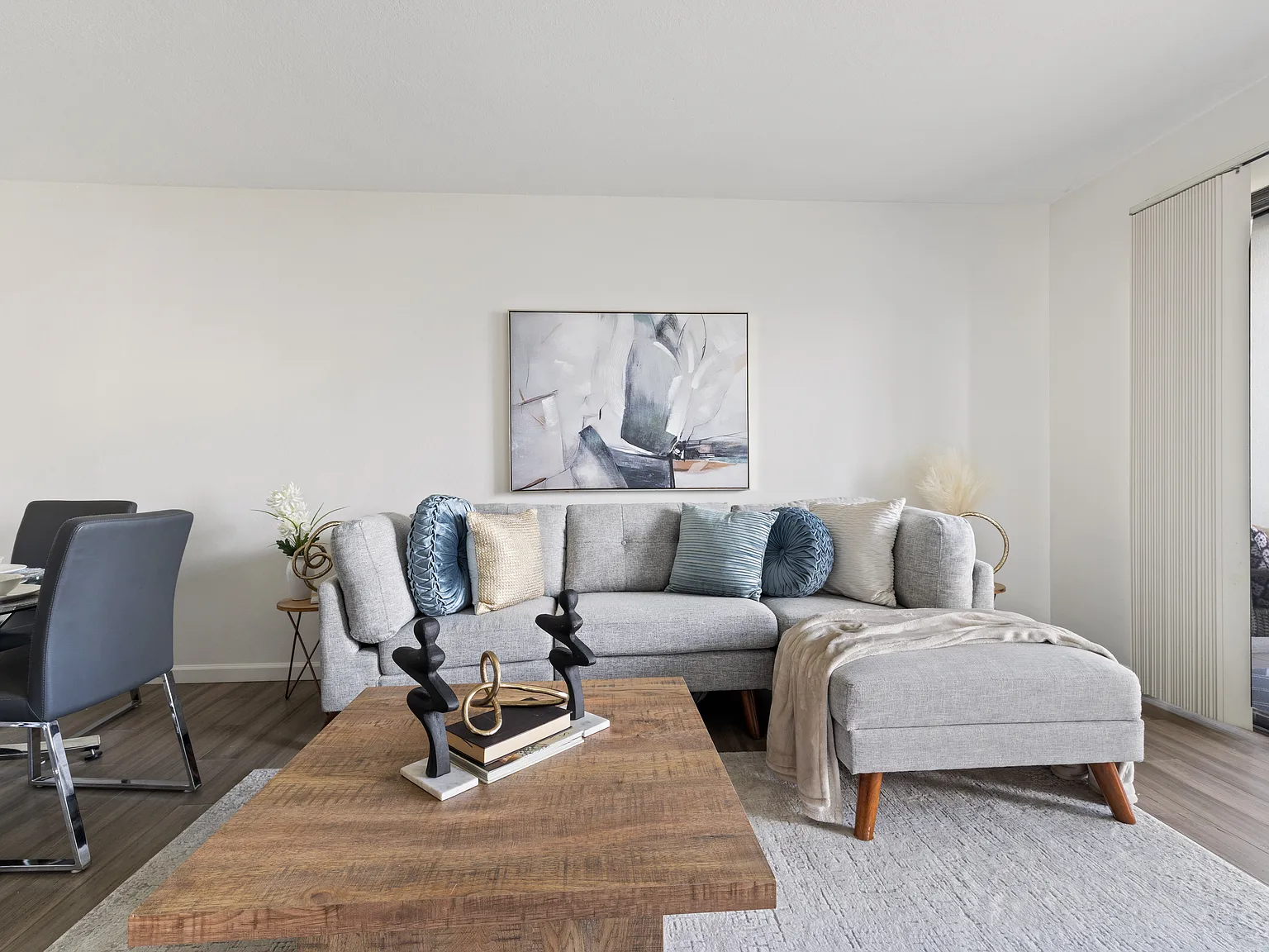 1 bed, 670 sqft, $2,495 — Photo 2