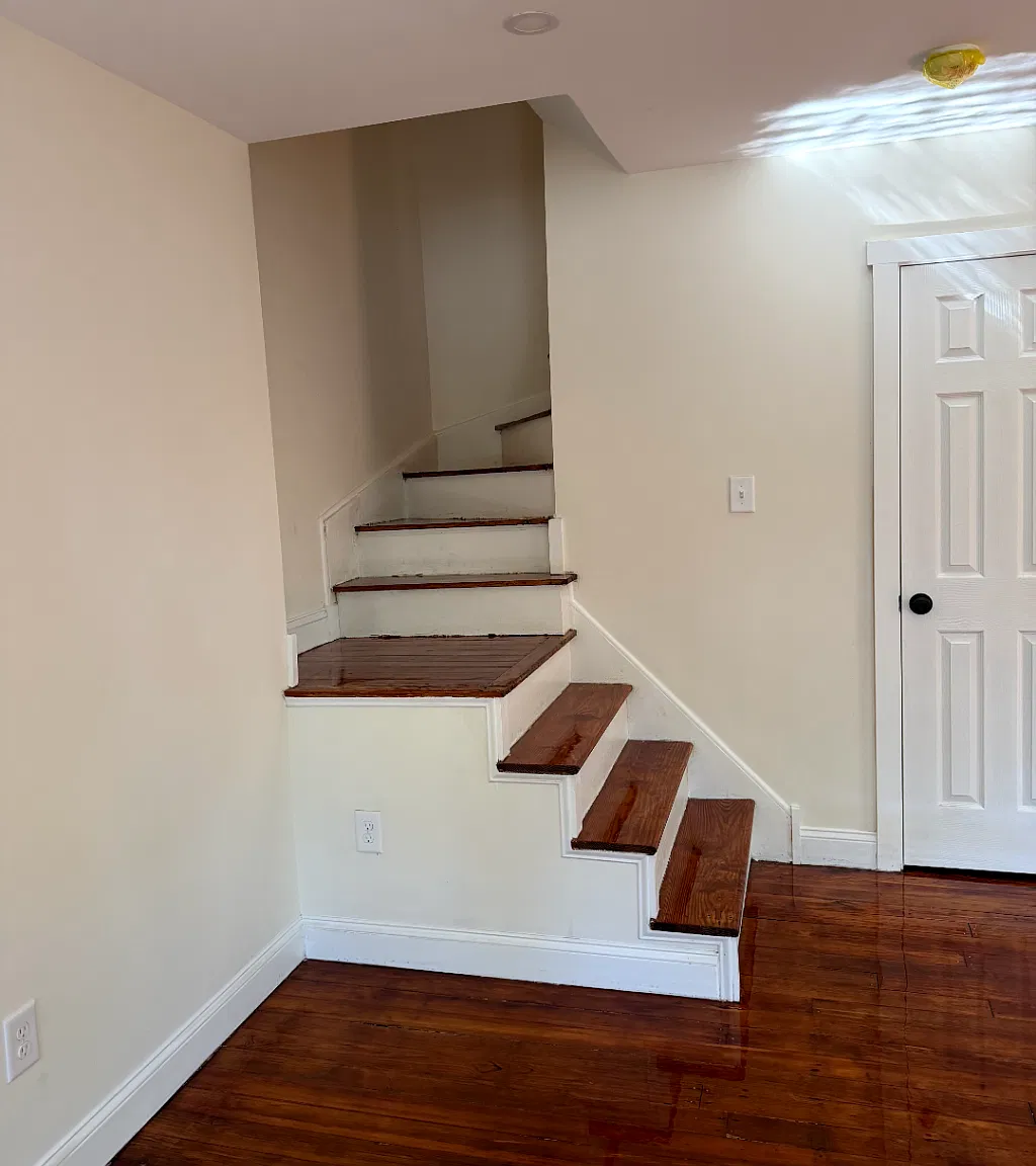 3 bed, 1144 sqft, $2,900 — Photo 2