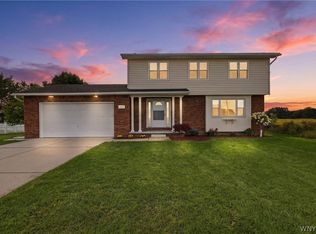 6612 Townline Rd, North Tonawanda, NY 14120