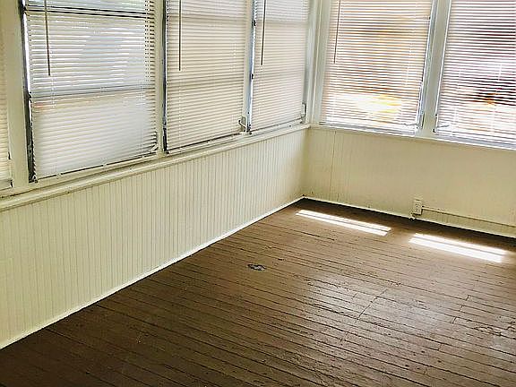 4th image of 1524 Ballard Park Dr