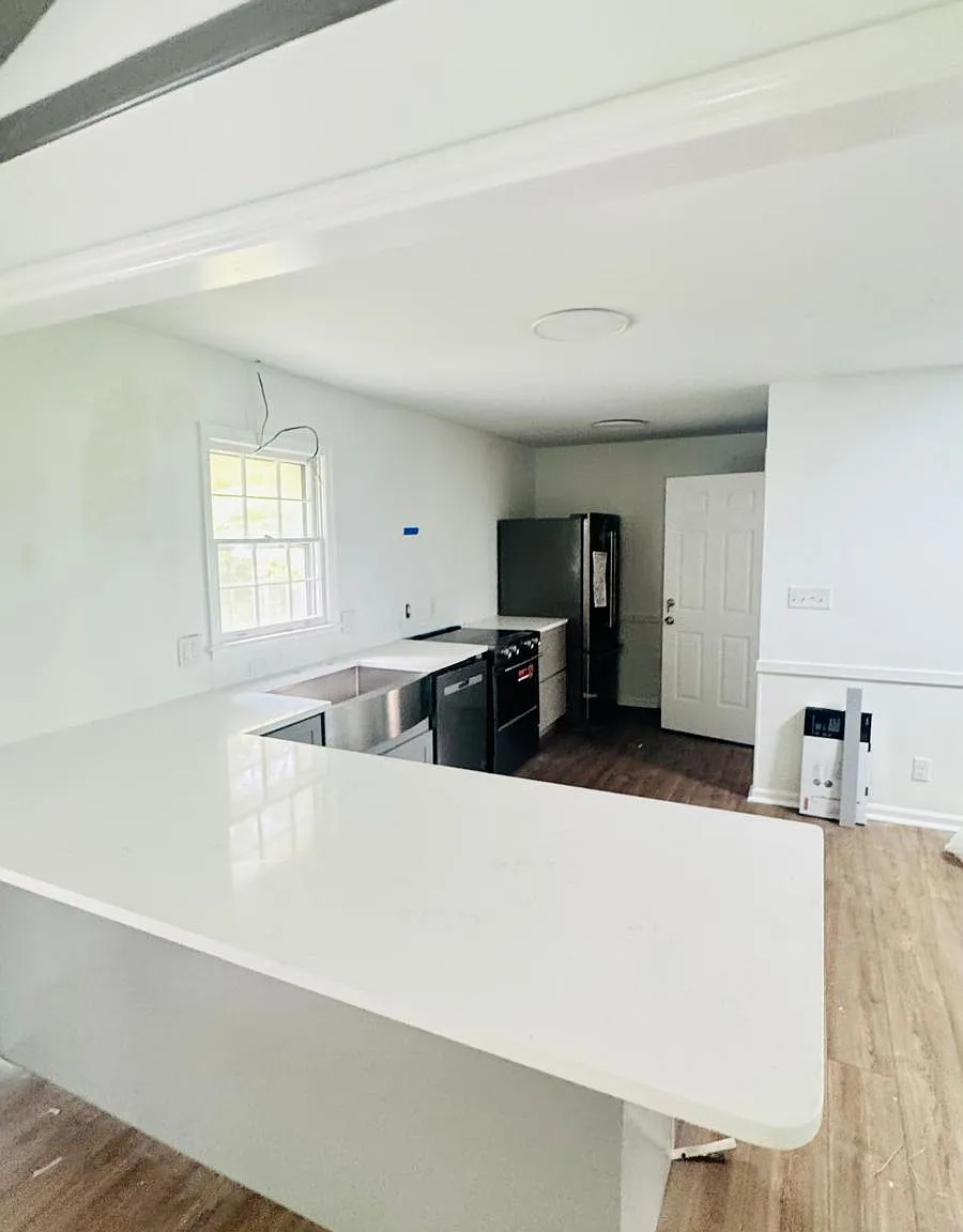 3 bed, 1850 sqft, $3,850 — Photo 4