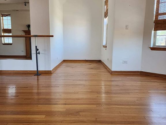 3rd image of 3001 W Washington Blvd