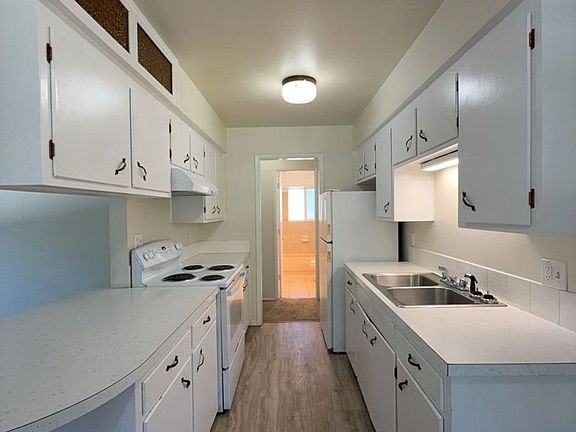 5th image of 102 Oak Grove Rd #5