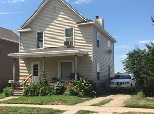 204 S 4th St, Ipswich, SD 57401