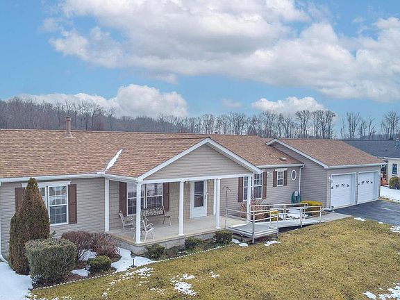 4th image of 310 Persimmon Cir W #310