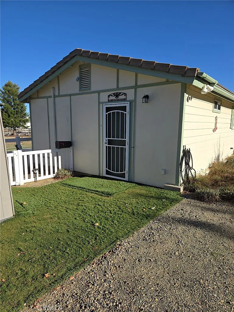 1 bed, 2419 sqft, $1,800 — Photo 1