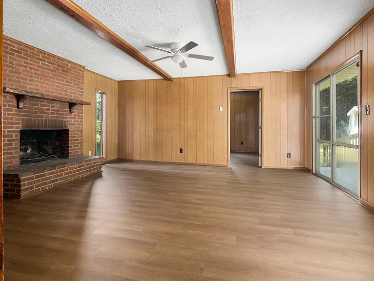 632 Rock Spring Rd — Photo 9