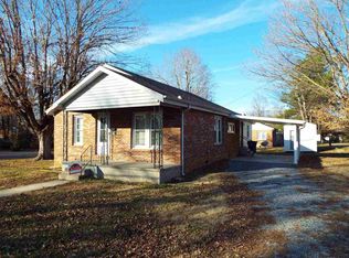 218 W 9th St, Benton, KY 42025