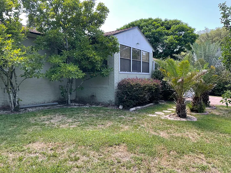 2123 University Blvd S — Photo 20