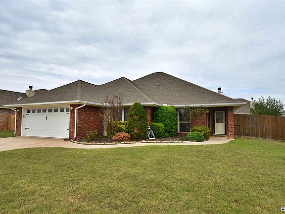 2nd image of 3608 NE Fieldcrest Dr