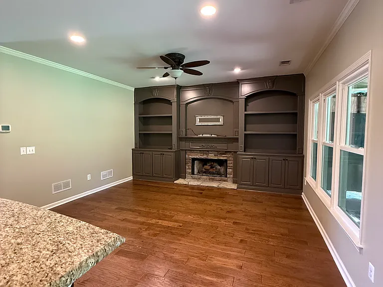 6720 Wolford Ct — Photo 4