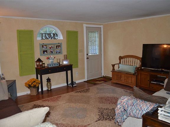 3rd image of 110 Wyona Ave