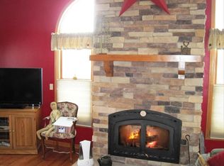 W261S8320 Faulkner Rd, Mukwonago, WI 53149