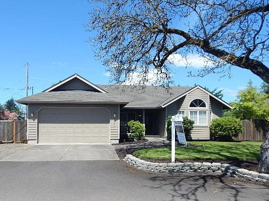 4055 Scenic Dr photo 1