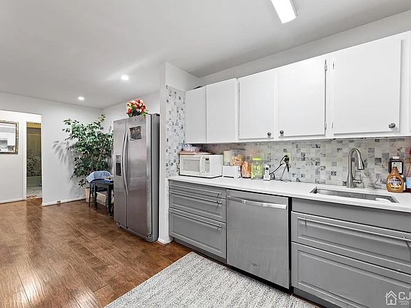 4th image of 111 Cricket Ln #111
