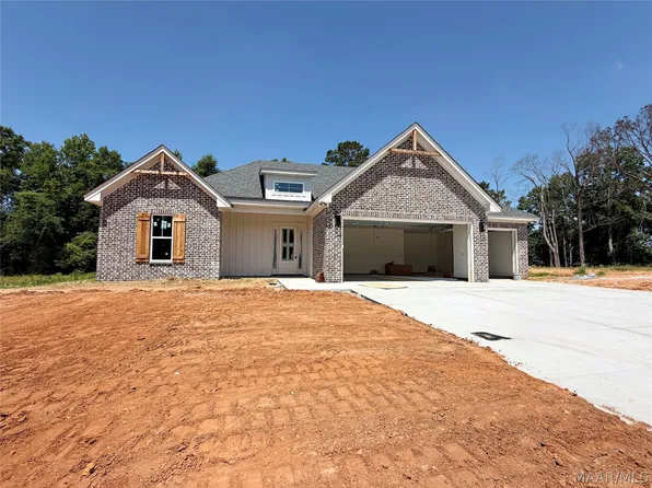 72 Della Dr, Wetumpka, AL 36093