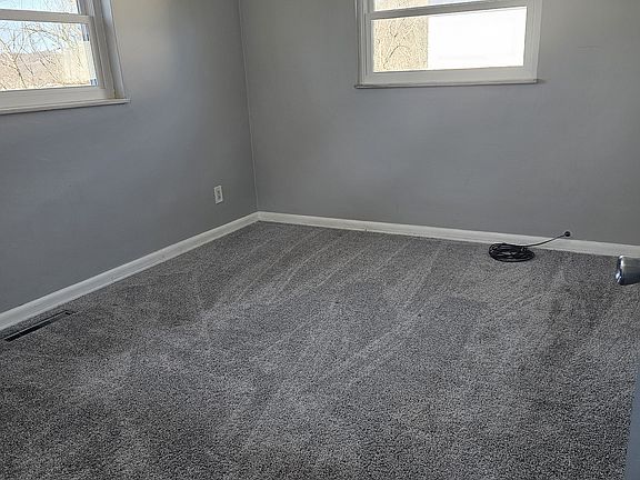 3rd image of 1709 Cliffview Ave #A