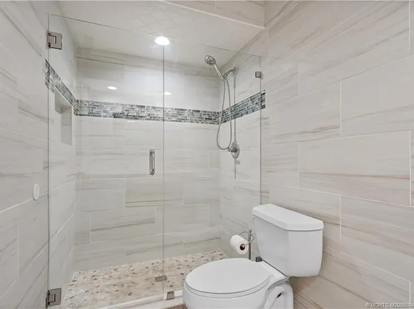4060 NW Cinnamon Tree Cir, Jensen Beach, FL 34957