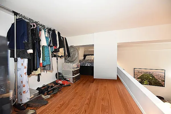 Rented by Buchbinder & Warren | media 7