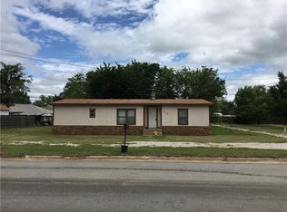 1113 1st St, Graham, TX 76450