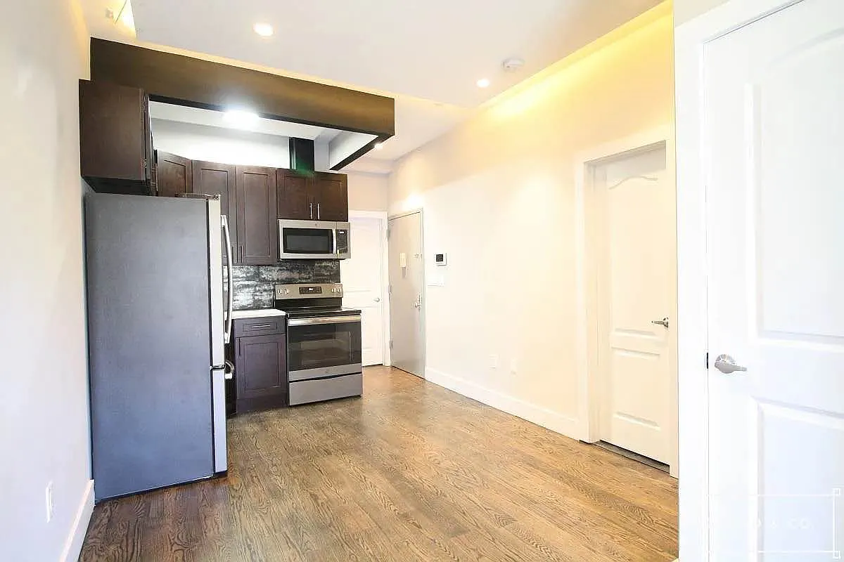 Building Photo - 75 Suydam St #3