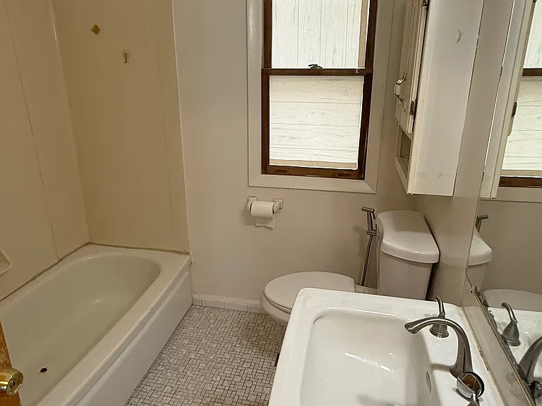 5737 Colonial St — Photo 7