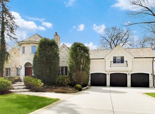1414 Canterbury Ln, Glenview, IL