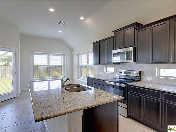 4th image of 306 Hibiscus Dr