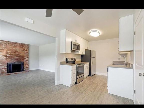 3rd image of 94 Winslow Ct #1
