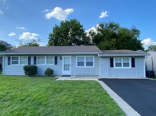 424 Hillview Blvd, Louisville, KY 40229