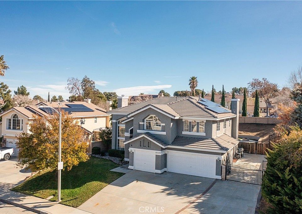 1st image of 42180 Round Hill Dr