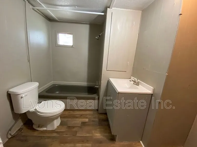 4900 Tice St #5 — Photo 8