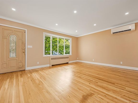 5th image of 233 Walnut Street