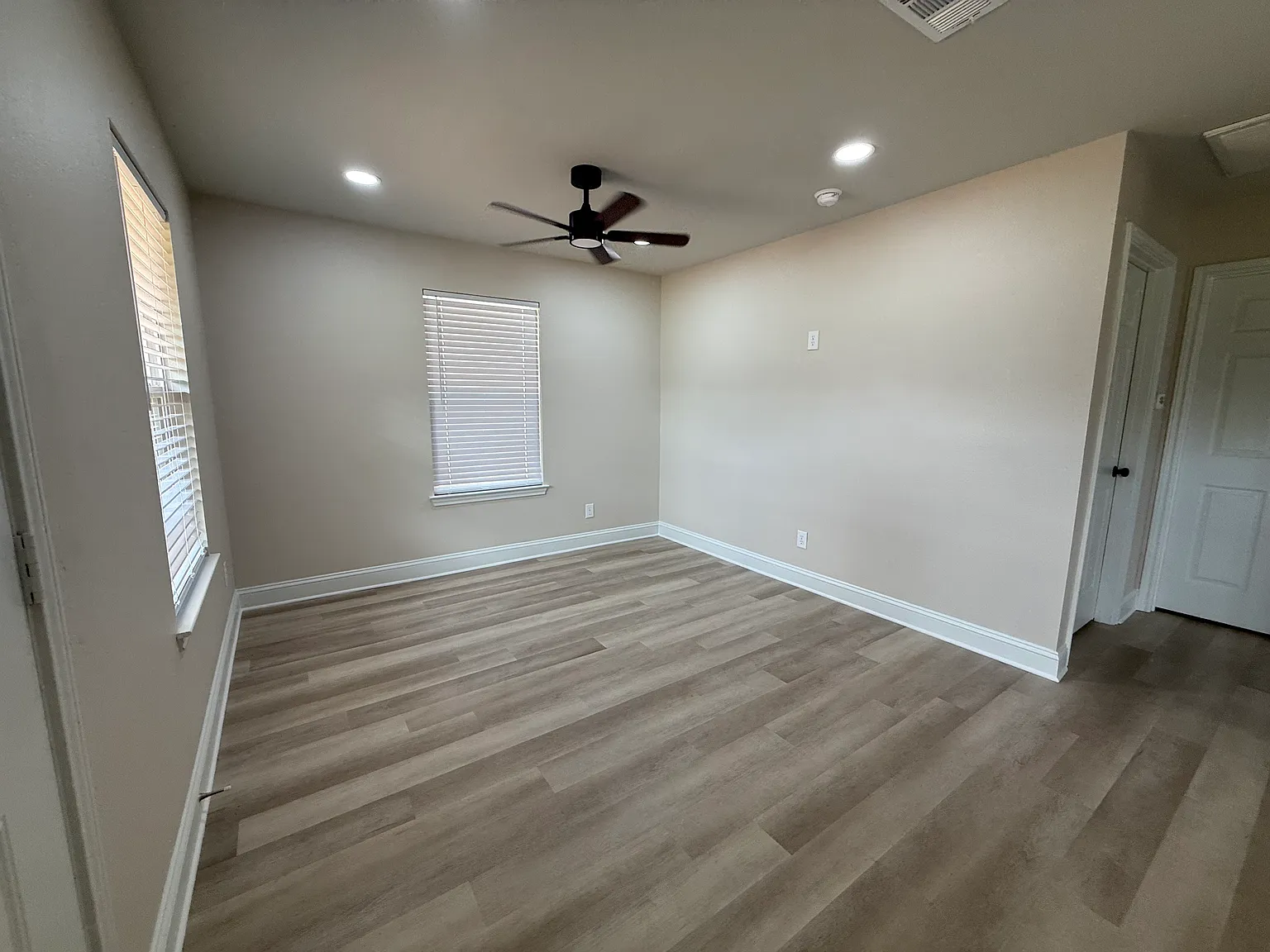 2 bed, 620 sqft, $1,200 — Photo 3