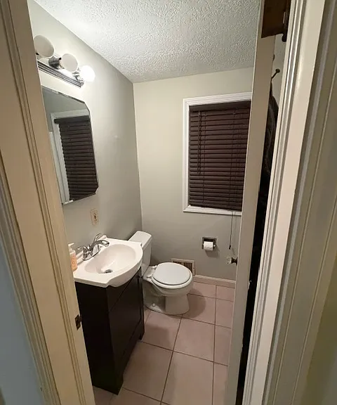 1377 Broadway Ave — Photo 5