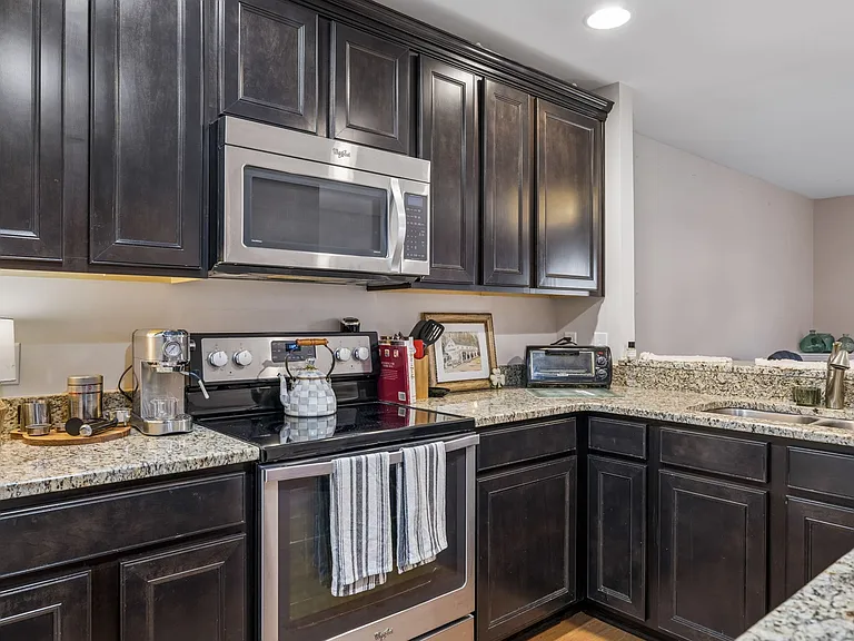1319 Riverbrook Dr — Photo 15
