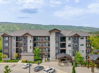 16 Beckwith Ln #403, The Blue Mountains, ON L9Y3B6
