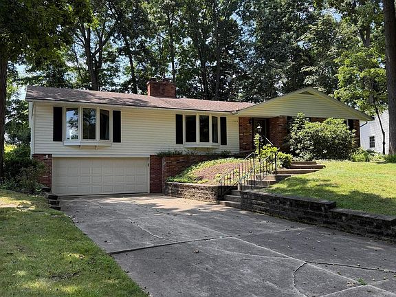 3rd image of 445 S Countryside Dr