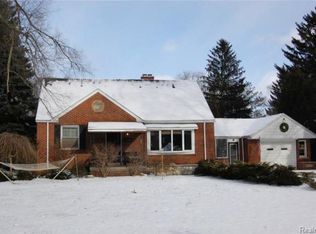 16948 N Stanmoor Dr, Livonia, MI 48154