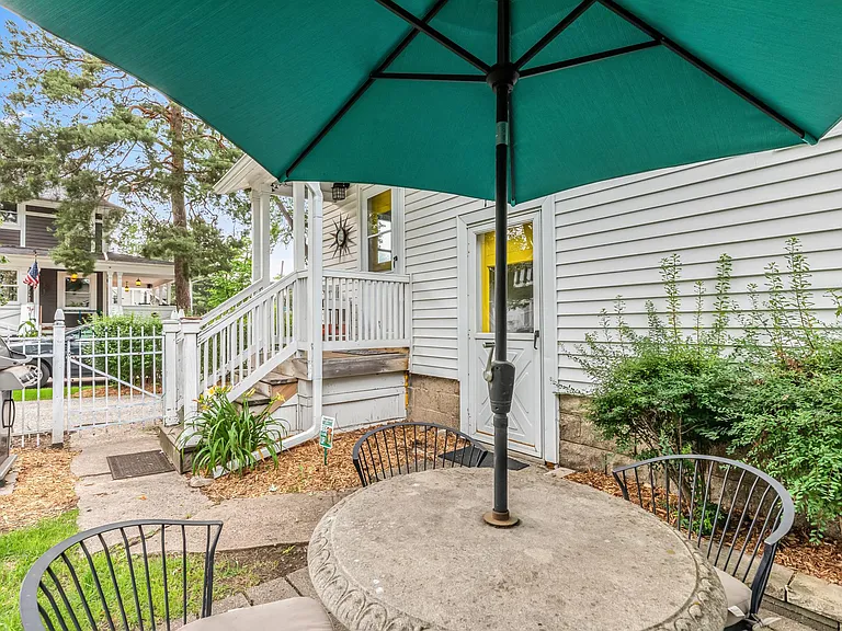 211 Catalpa Dr — Photo 45