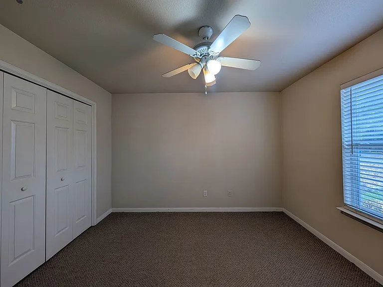 956 Misty Acres Dr — Photo 10