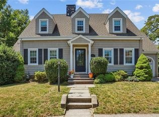 15 Observatory Ave, North Providence, RI 02911