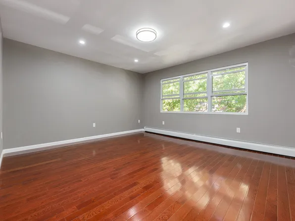 1792 East 48th Street image 2 of 11