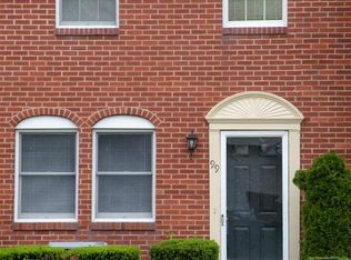 99 Fairfax Vlg, Harrisburg, PA 17112