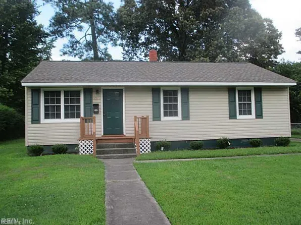 711 McLawhorne Dr, Newport News, VA 23605