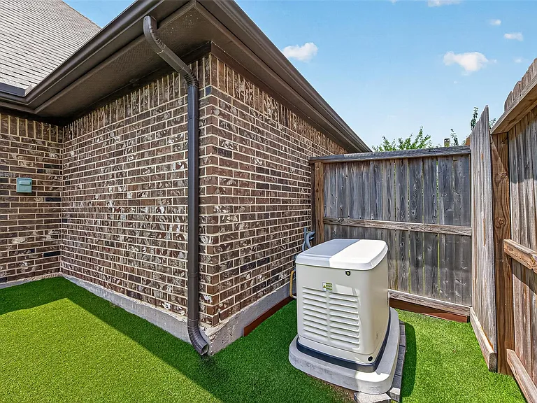 11626 Whitewave Bend Ct — Photo 37