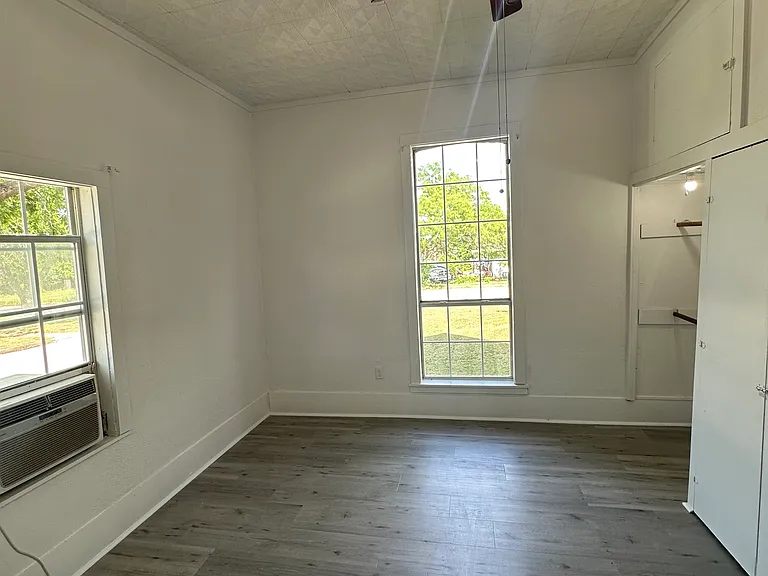 501 S Connellee Ave — Photo 10